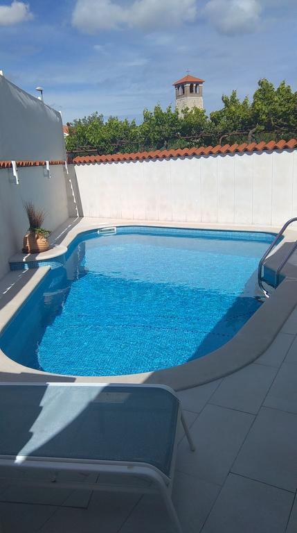Holiday Pool House Pula Buitenkant foto